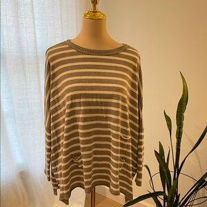 Chic Striped Women's Sweater in Gray and Cream